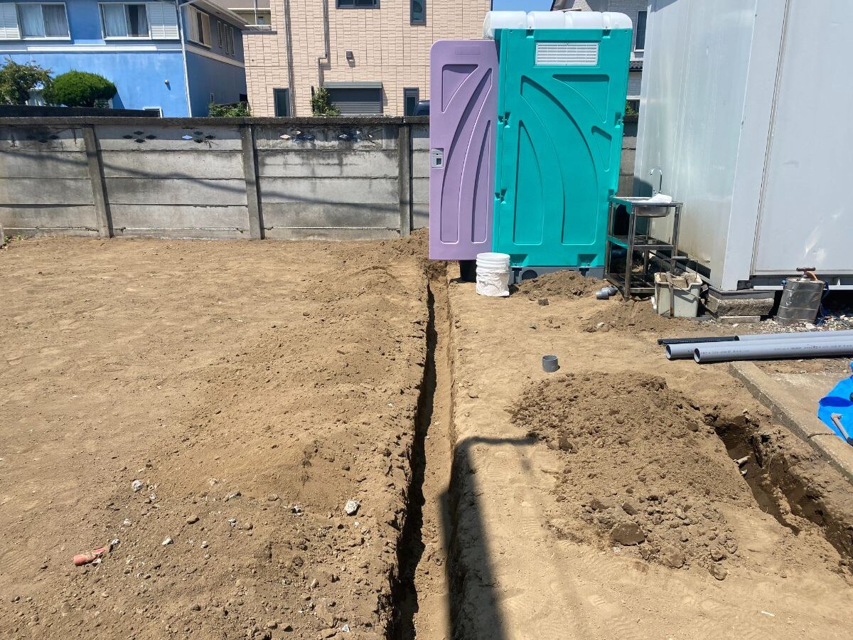 【寒川町岡田｜仮設トイレの給排水工事】